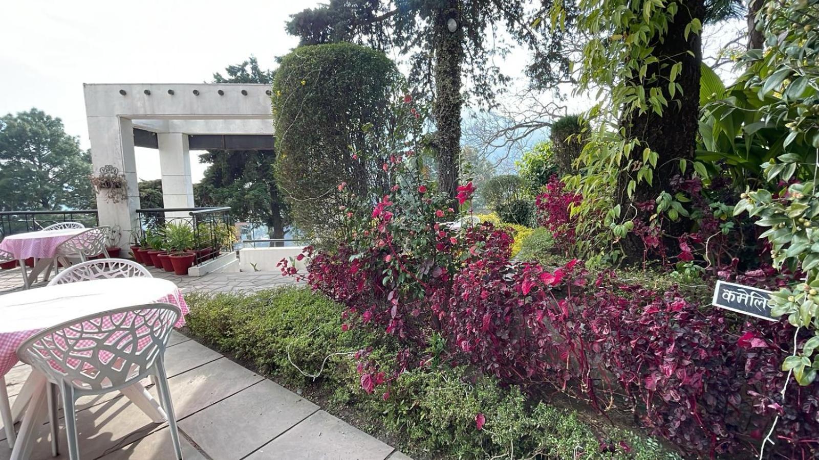 Hotel 8Fold-Pinecrest By Larisa, Bhīm Tāl Exterior foto